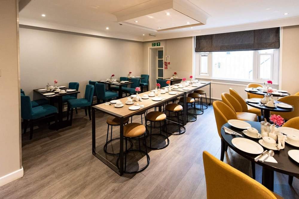 Фото Garden Court Hotel