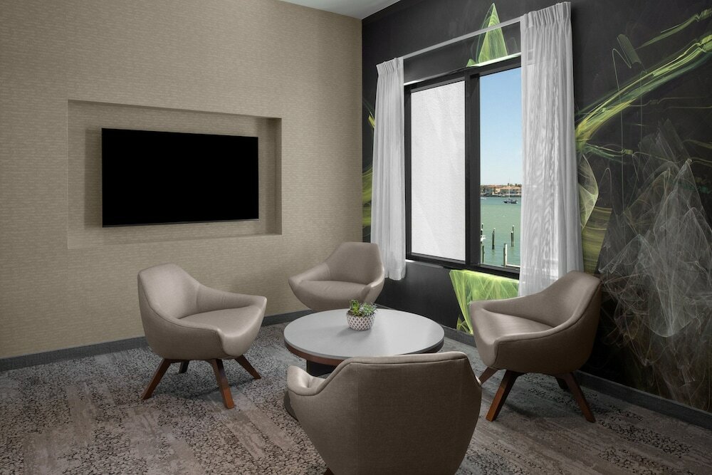 Фото Courtyard by Marriott Clearwater Beach