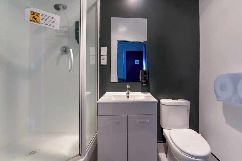 Фото Rock Solid Backpackers 