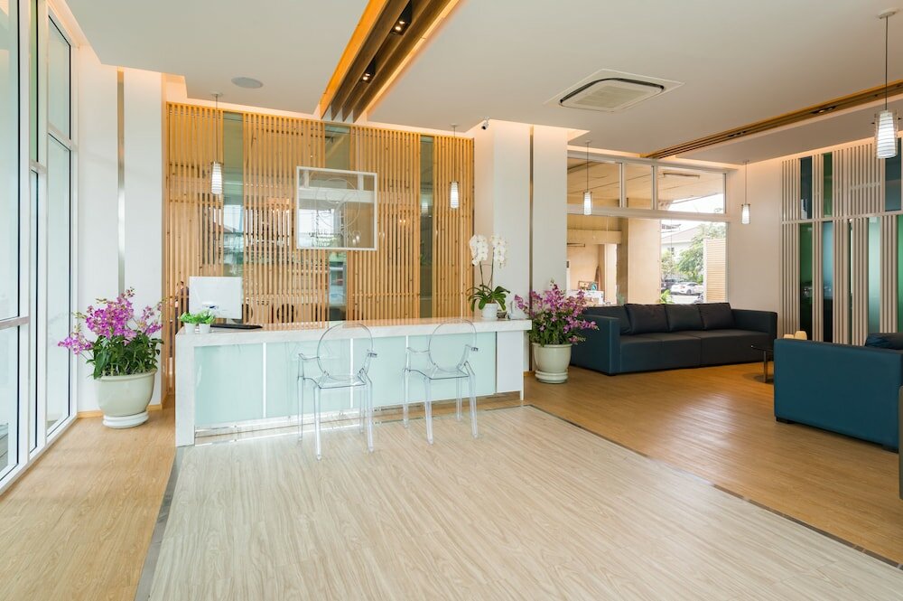 Фото The Legacy Hotel