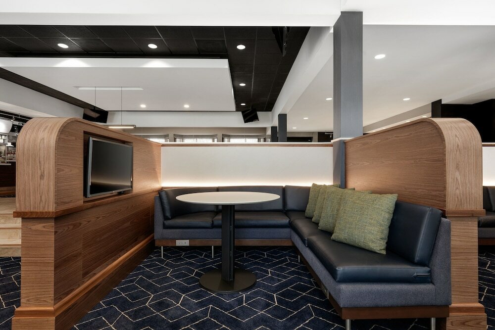 Фото Courtyard by Marriott Denver Central Park