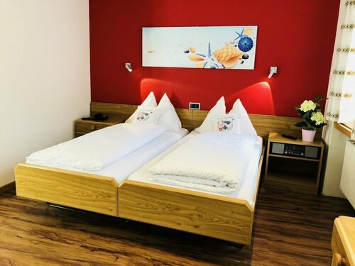 Гостиница Hotel Toscana в Интерлакене