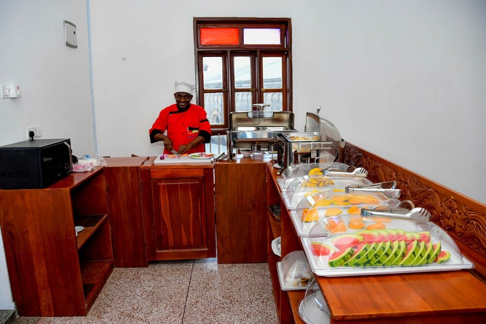 Фото Forodhani Park Hotel