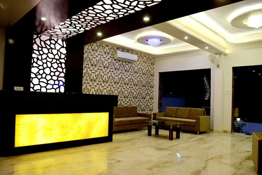 Фото Hotel Gulmohar Pride