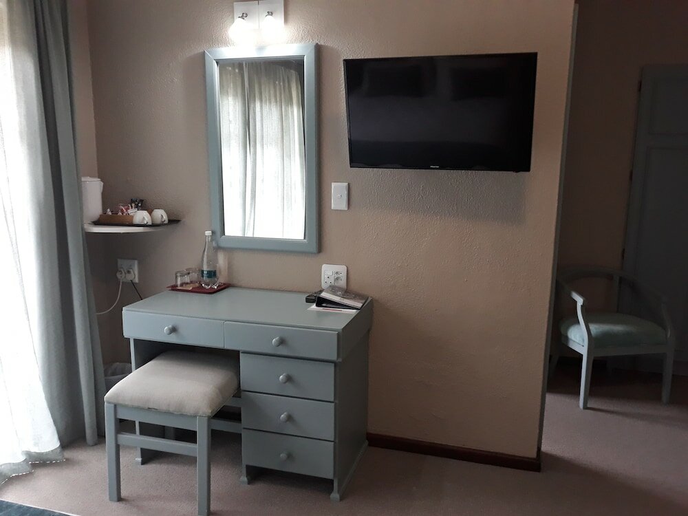 Фото The Wilderness Hotel