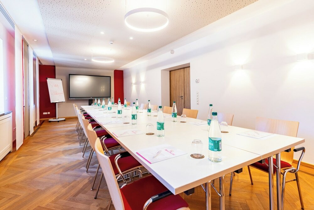 Фото Maingau Hotel