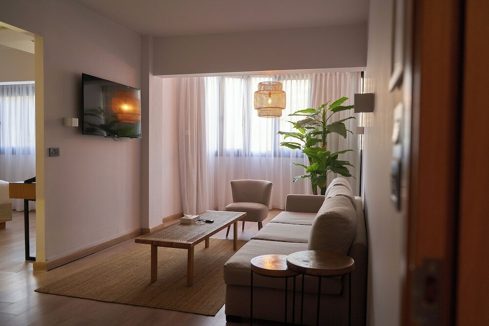 Фото New President Hotel