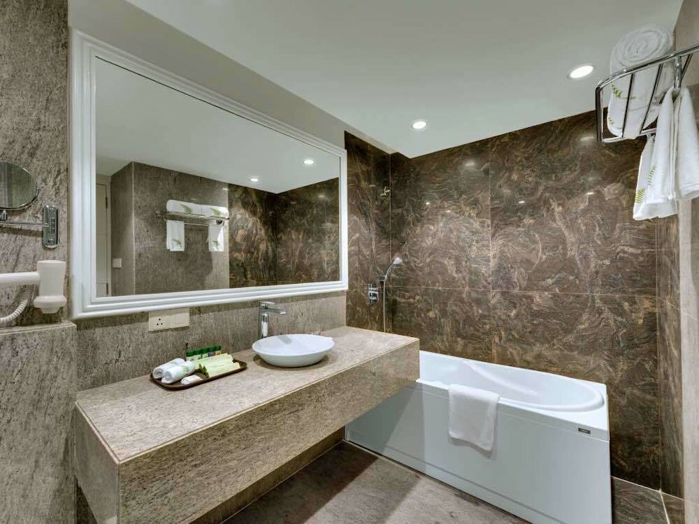 Фото Amanora The Fern Hotels & Club