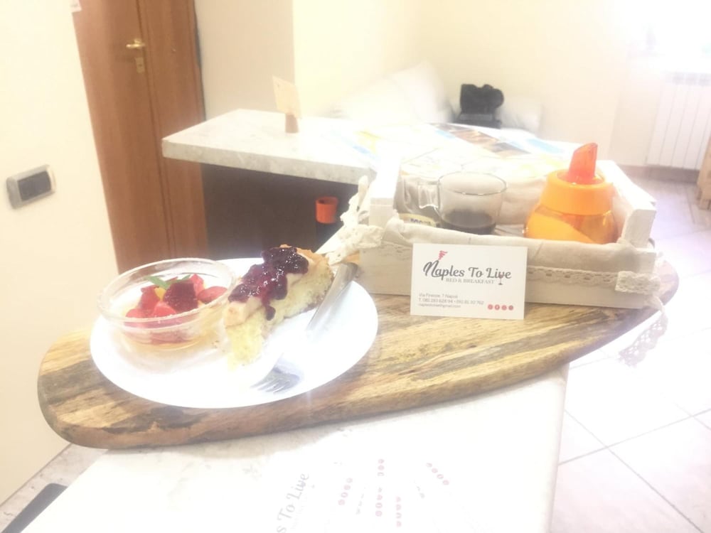 Фото Naples to live