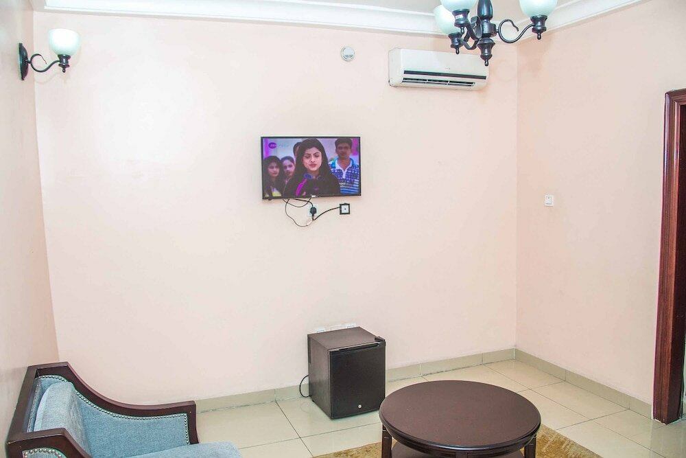 Фото Royal Crest Hotel & Suites