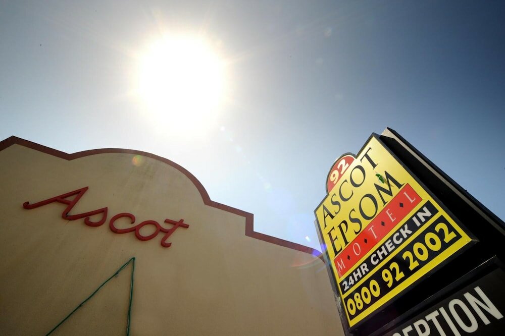 Фото Ascot Epsom Motel