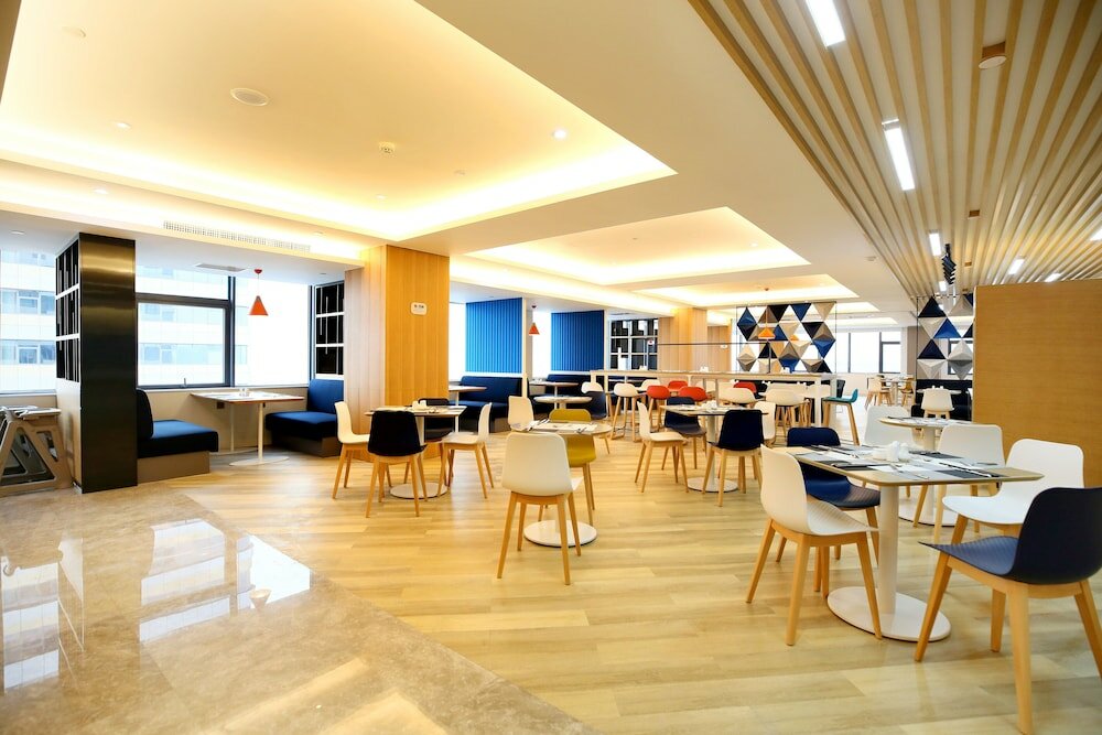 Фото Holiday Inn Express Chengdu North Railway Station