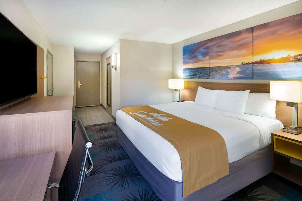 Фото Отель Spark by Hilton Atlanta Cumberland Ballpark