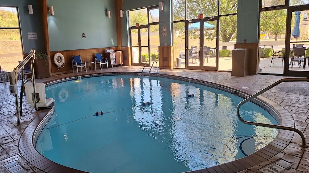 Фото Holiday Inn Express & Suites Harrison