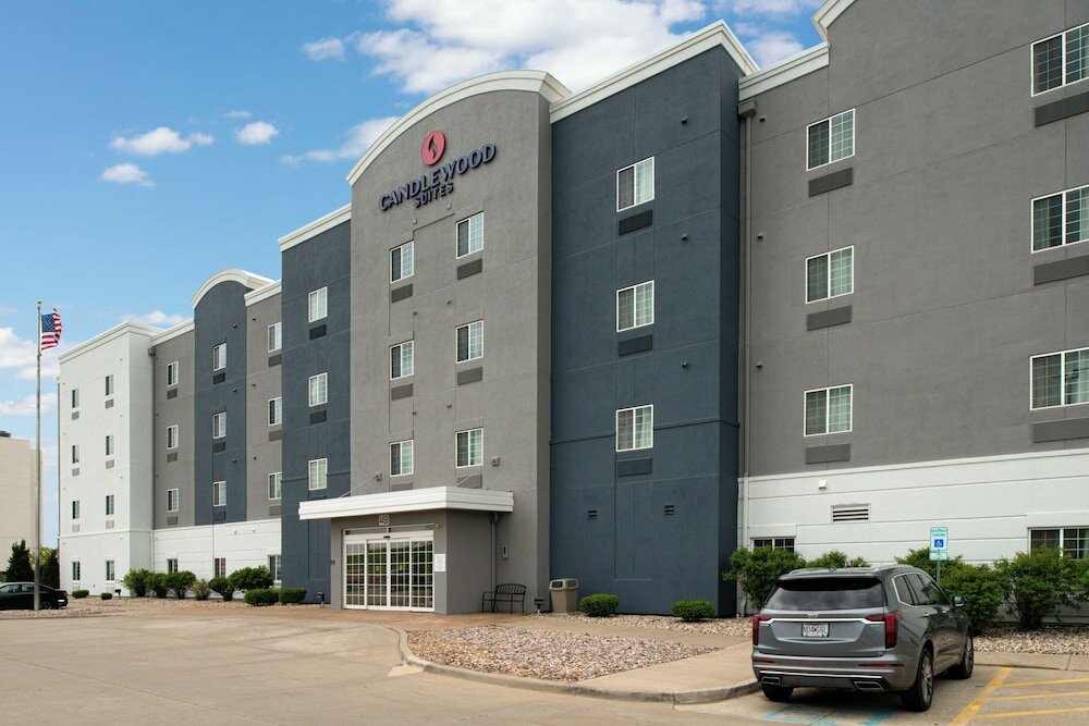 Фото Candlewood Suites Northeast Kansas City, an Ihg Hotel