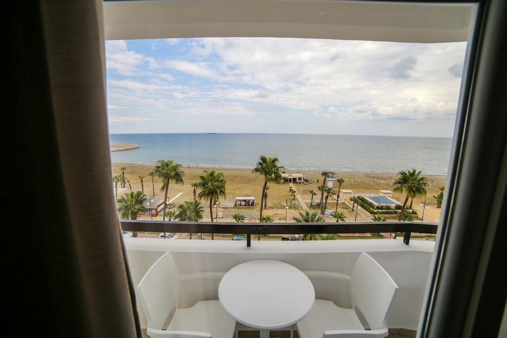 Фото Les Palmiers Boutique Beach Hotel and Luxury Apartments