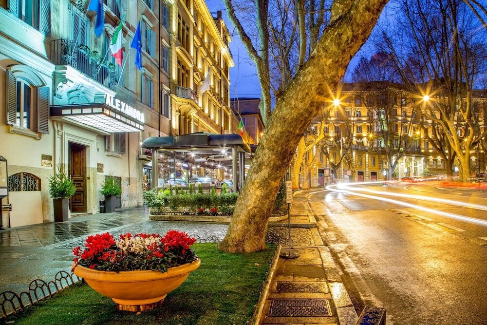 Фото Hotel Alexandra