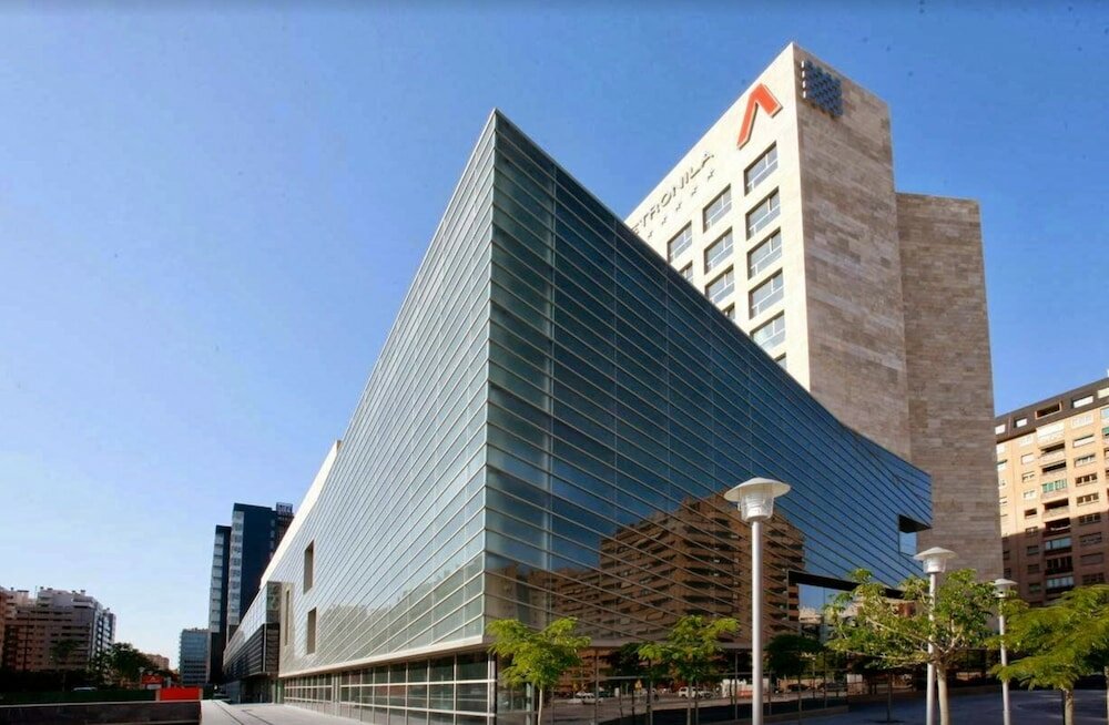 Фото Reina Petronila