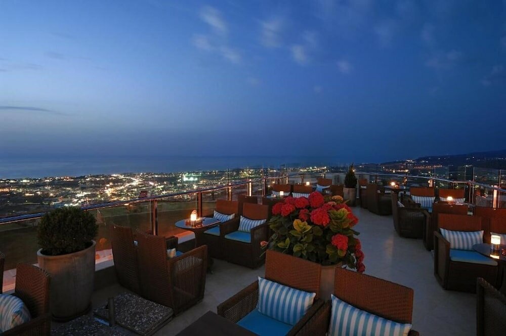 Фото Royal Heights Resort Villas & SPA