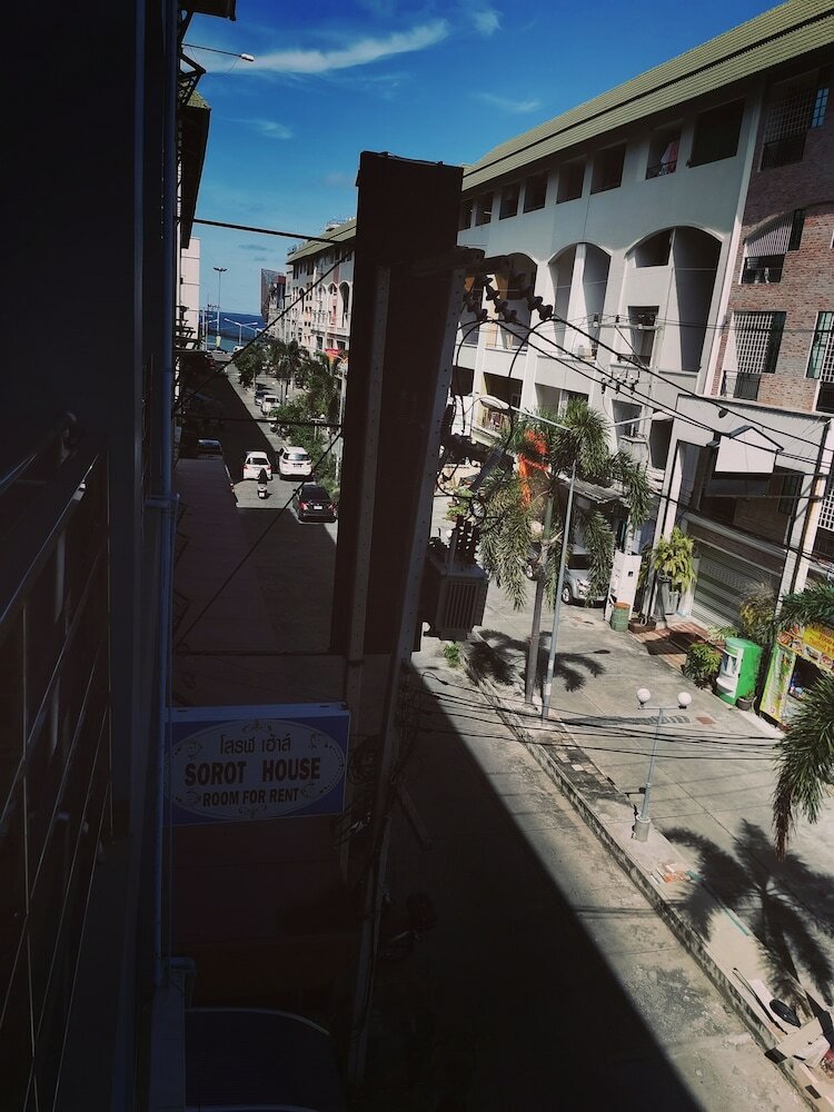 Фото Sorot House