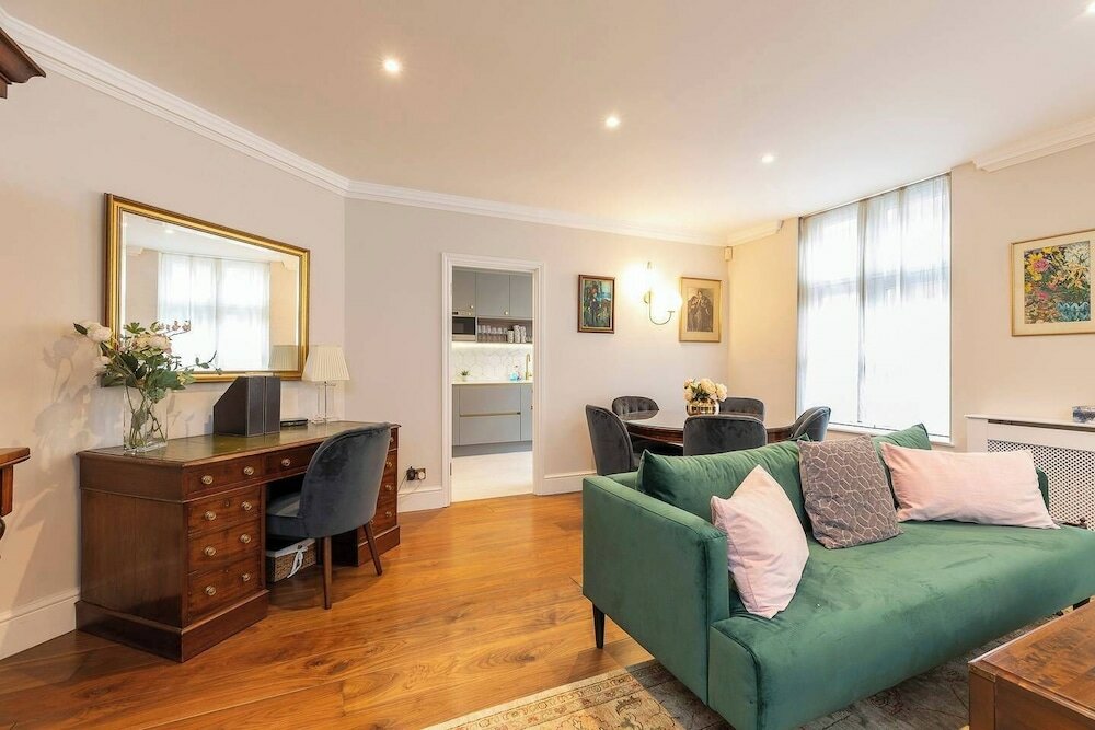 Фото Altido Beautiful 2 bed apt in Mayfair, close to Tube