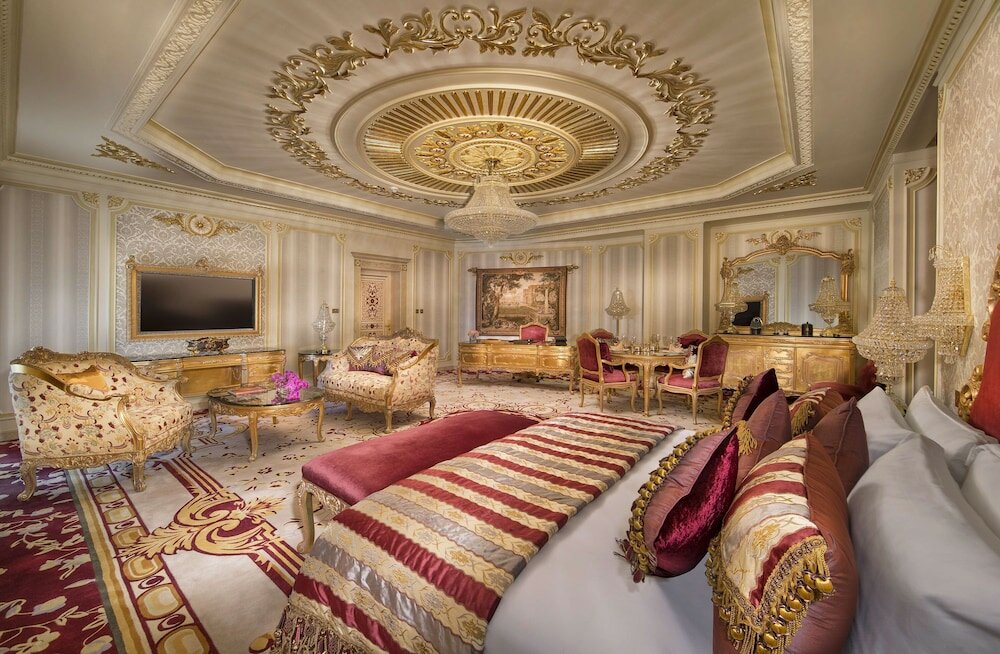 Фото Royal Rose Abu Dhabi, a Curio Collection by Hilton Affiliated Hotel