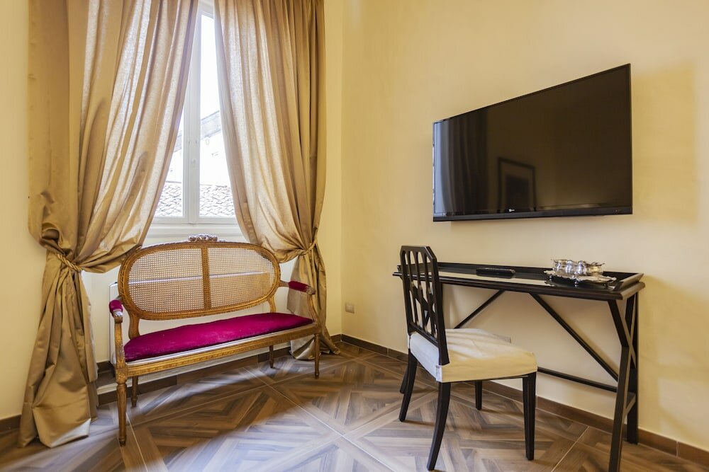 Фото Palazzo Martellini Residenza d'Epoca