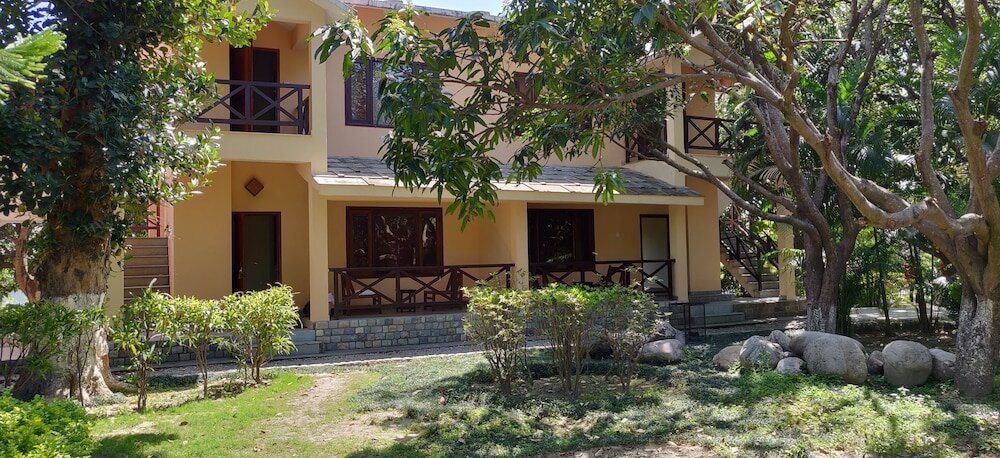 Фото Corbett Wild Resort - A River Access Property