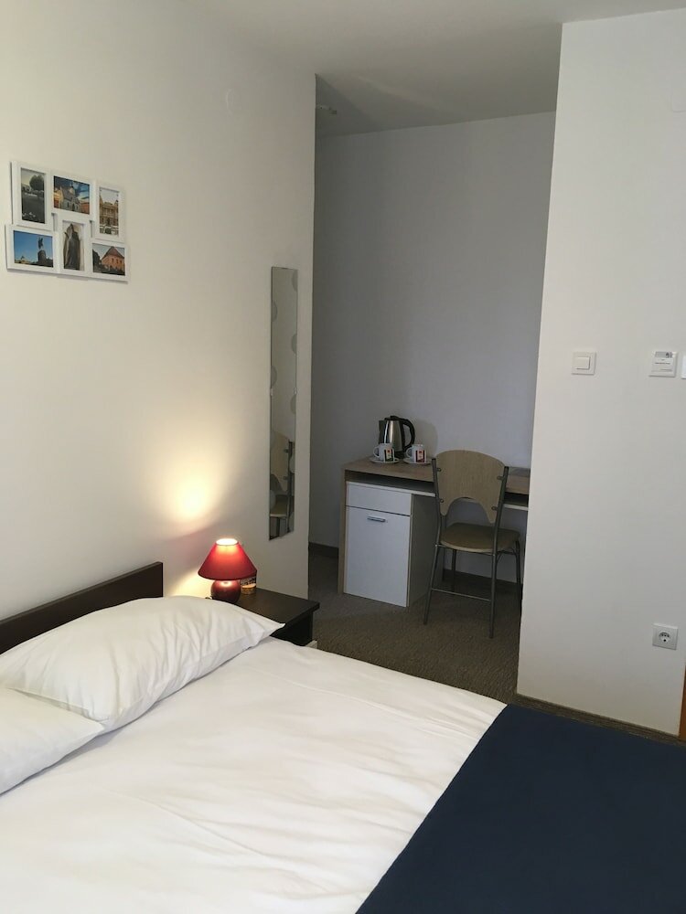 Фото Отель London Rooms Zagreb Airport