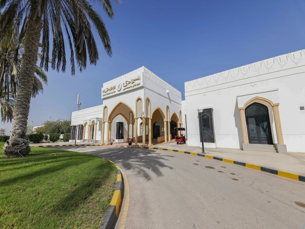 Фото Capital O133 Al Sawadi Beach Resort & SPA