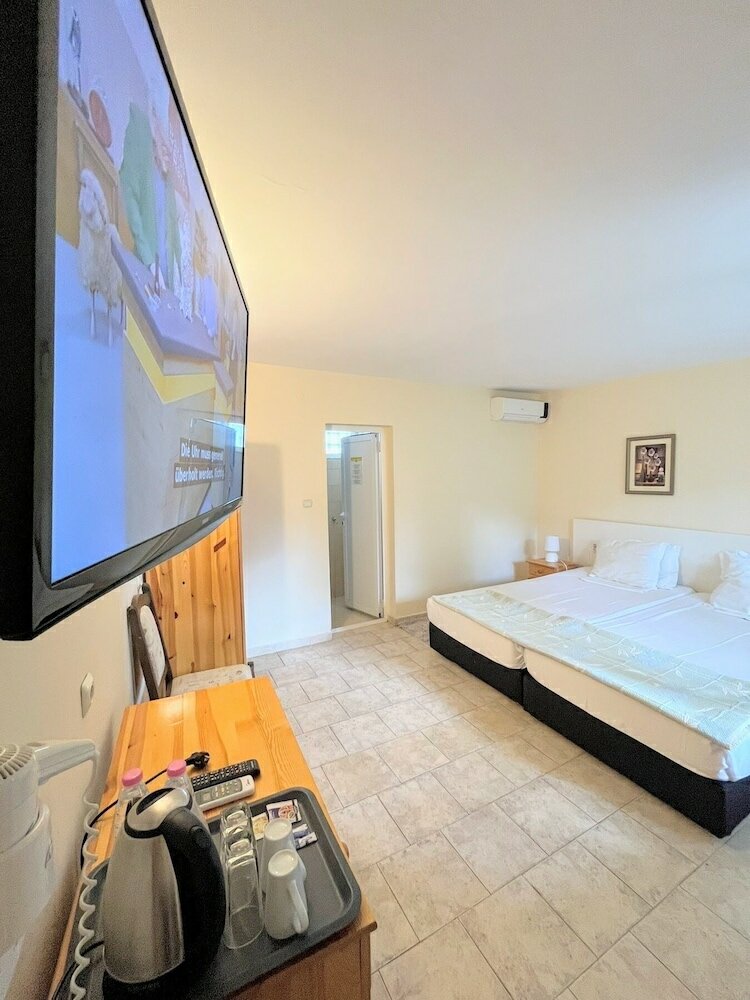 Фото Hotel Lotus