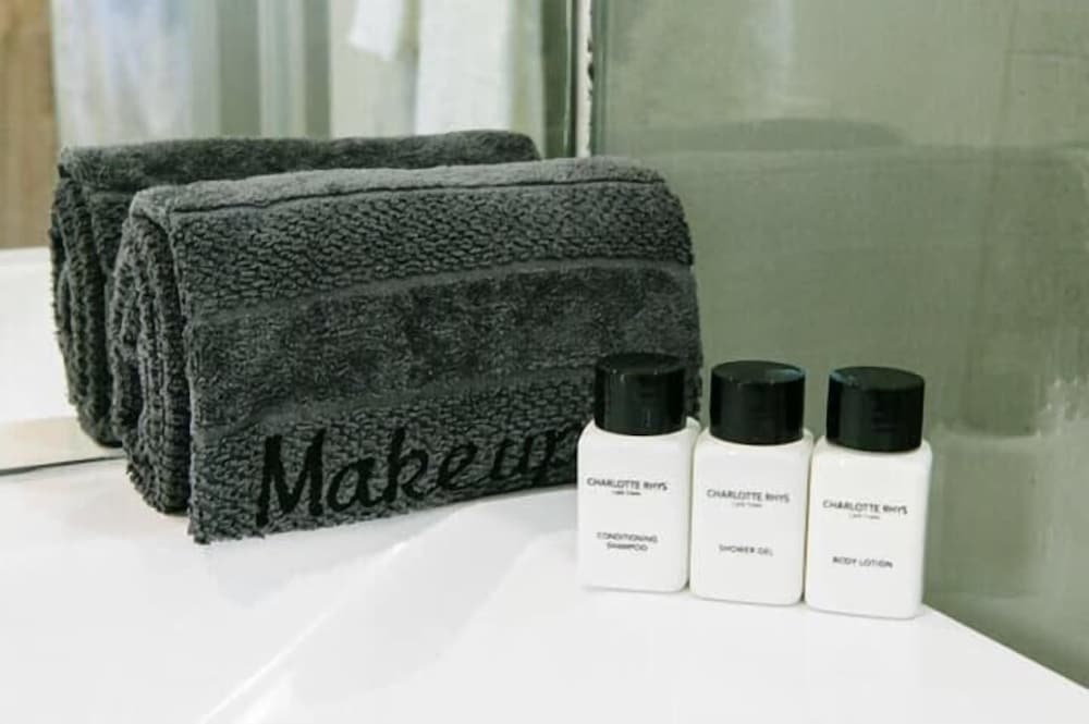 Фото 30 on Whites Guesthouse