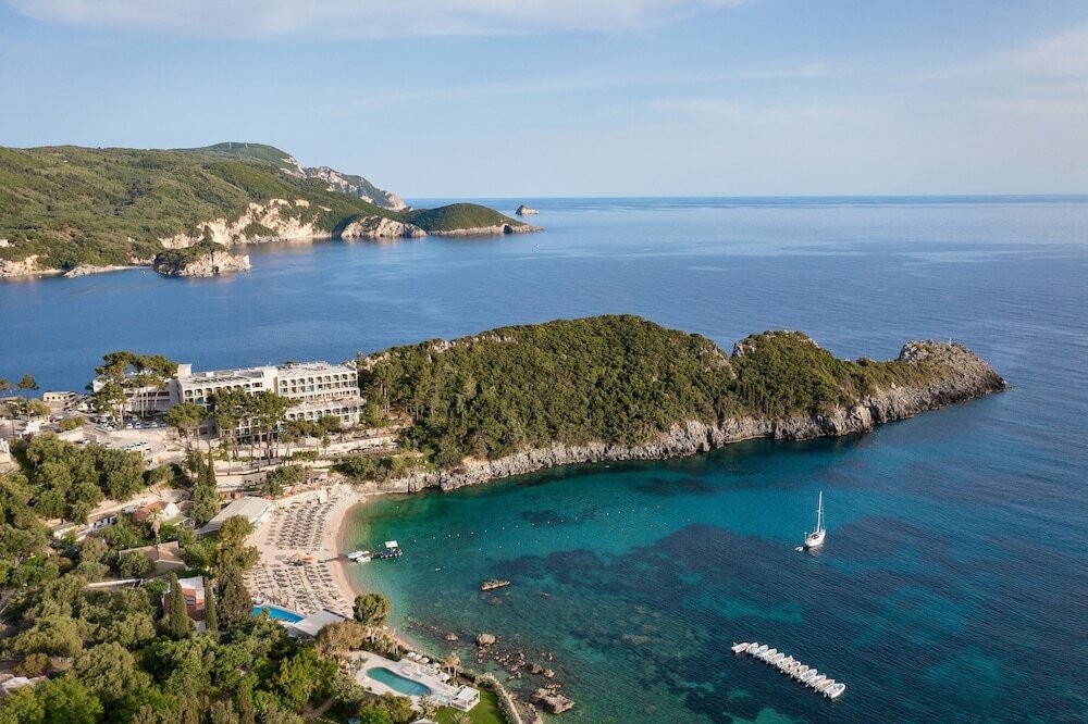 Фото Akrotiri Beach