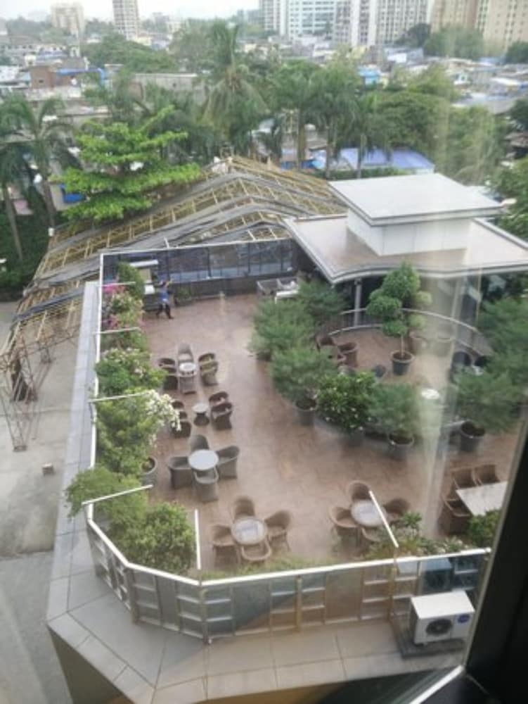 Фото Peninsula Grand Hotel