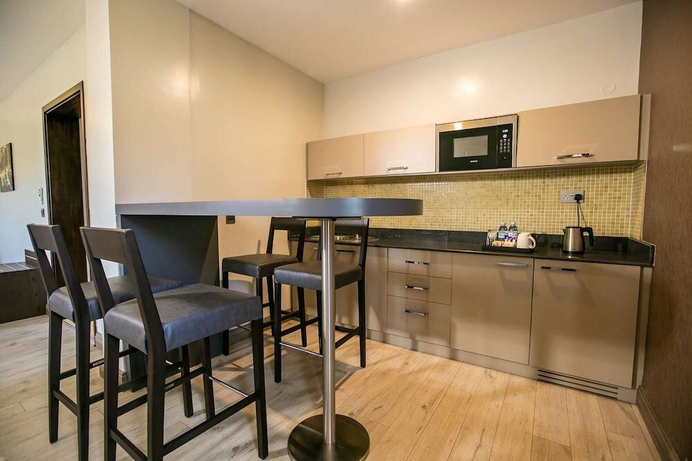 Фото Отель The Athena