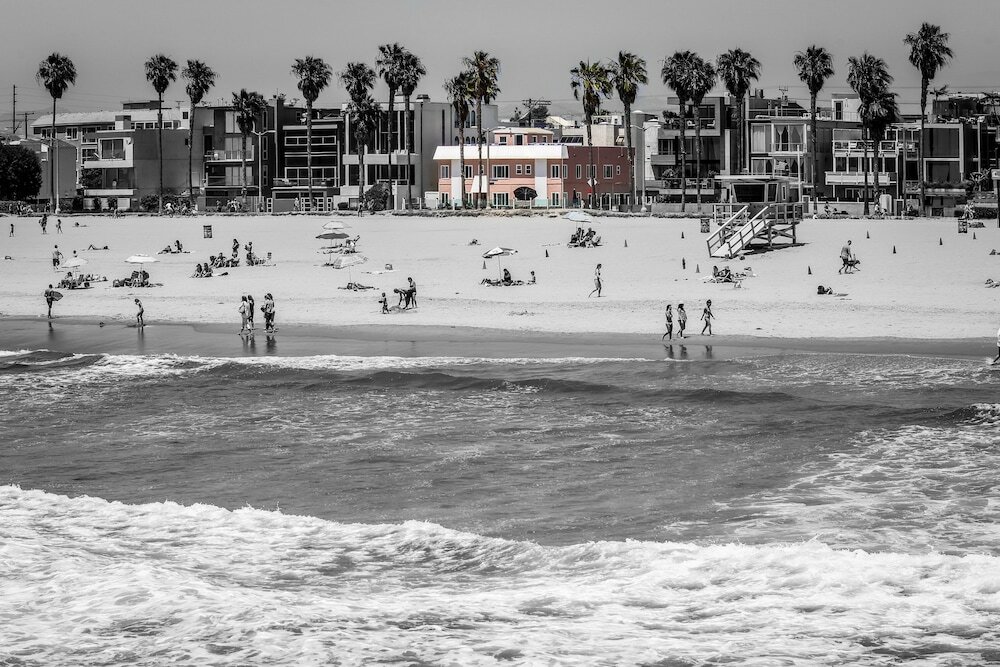 Фото Venice on the Beach Hotel