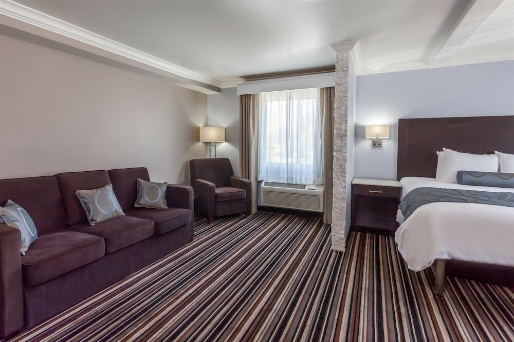 Фото Best Western Plus Diamond Valley Inn