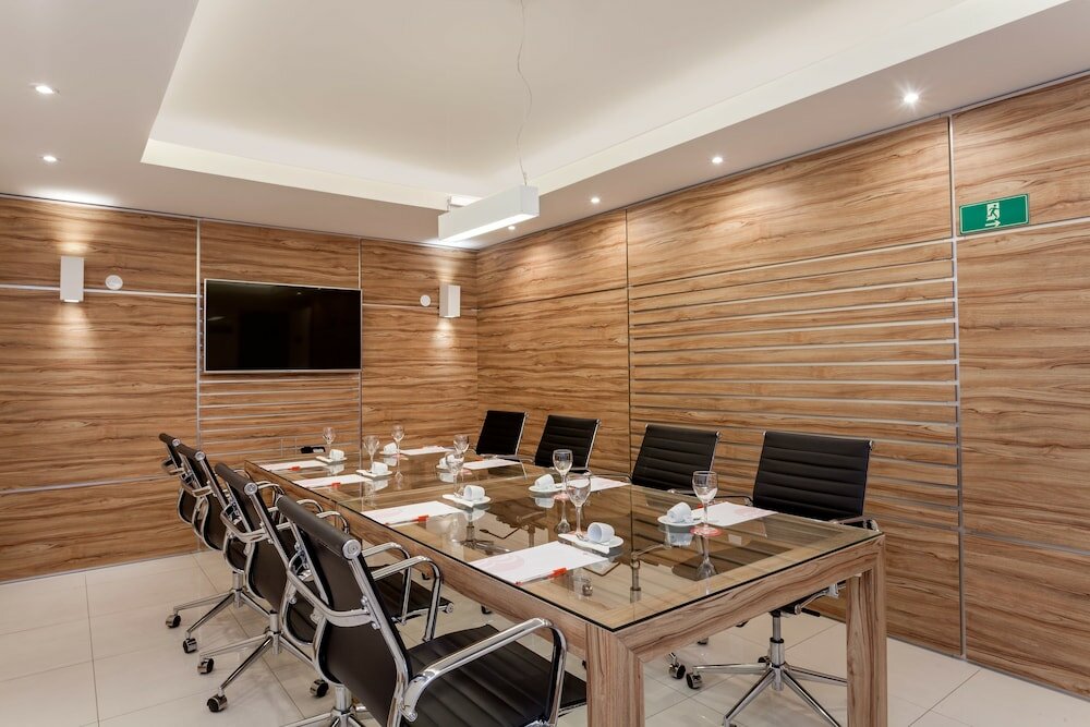 Фото Ramada by Wyndham Macae Hotel & Suites