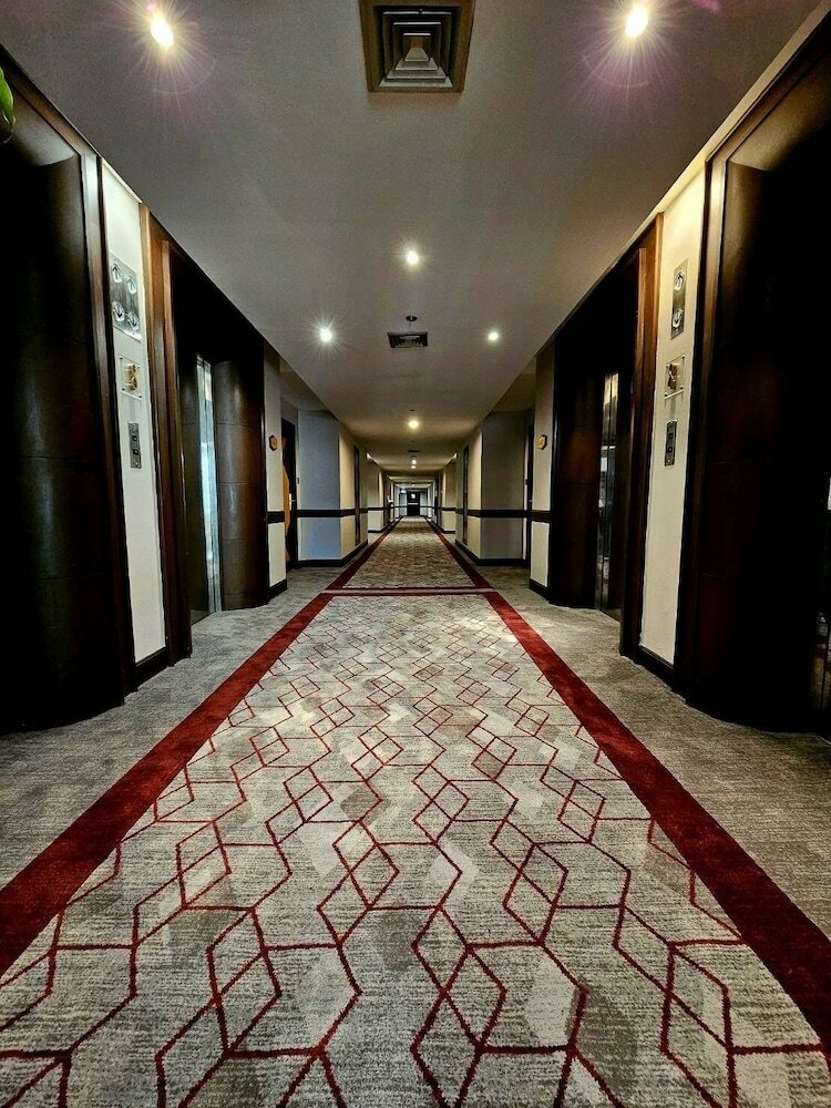 Фото Zenith Sukhumvit Hotel