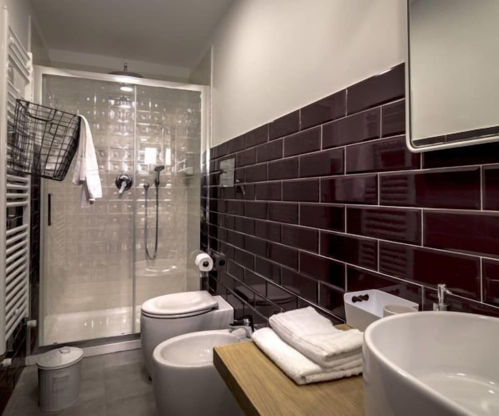 Фото AD Hoc Rooms