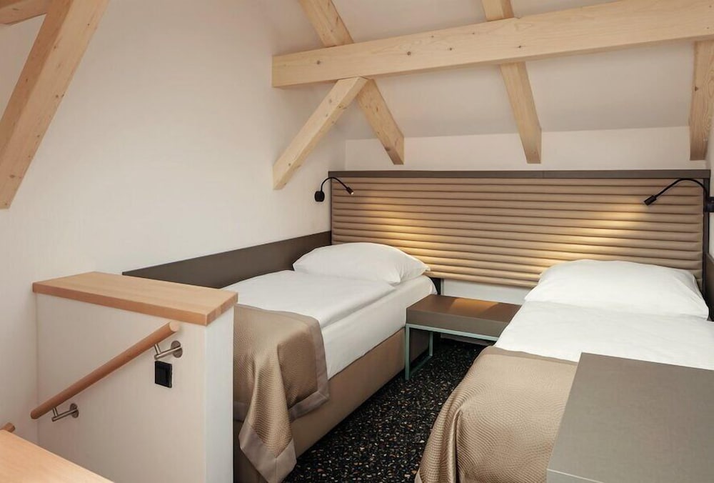 Фото Ea Embassy Prague Hotel