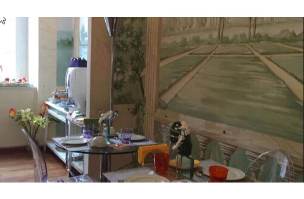 Фото 66 Imperial Inn DeLuxe