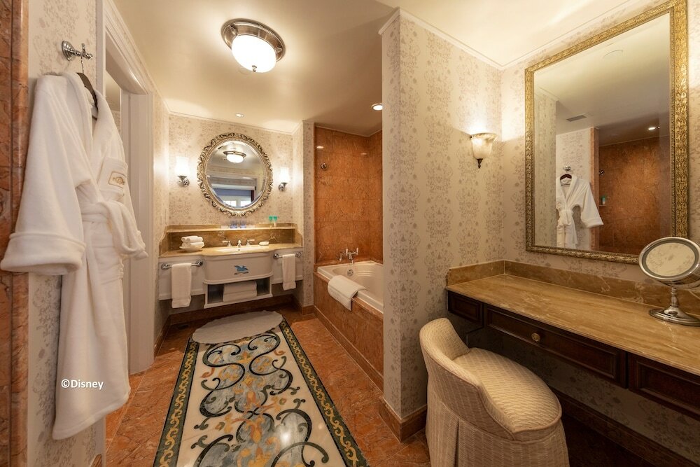 Фото Hong Kong Disneyland Hotel