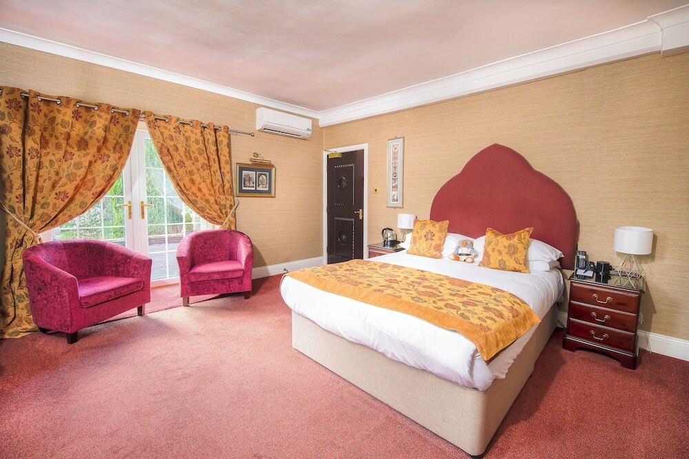 Фото Langley Castle Hotel