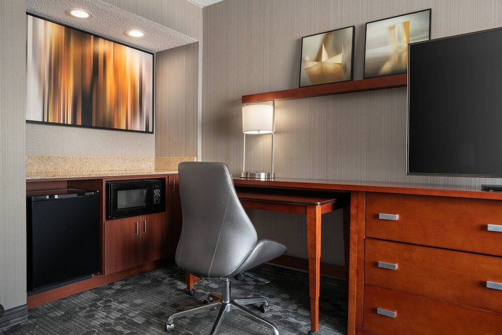 Фото Courtyard San Francisco Larkspur Landing/Marin County