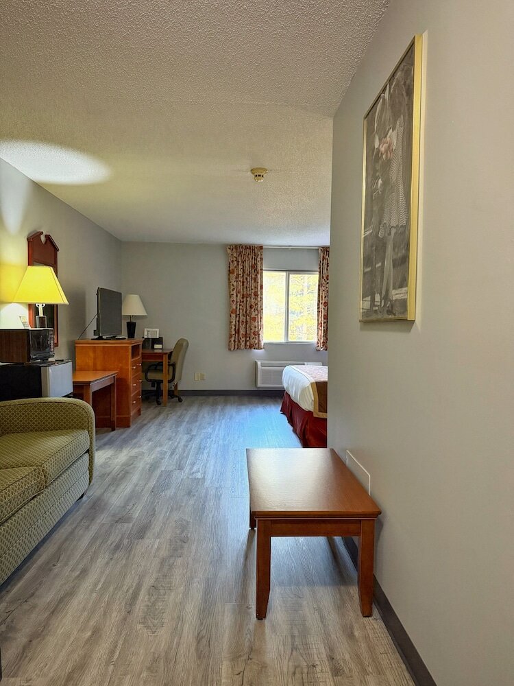 Фото Laketree Inn And Suites Marion