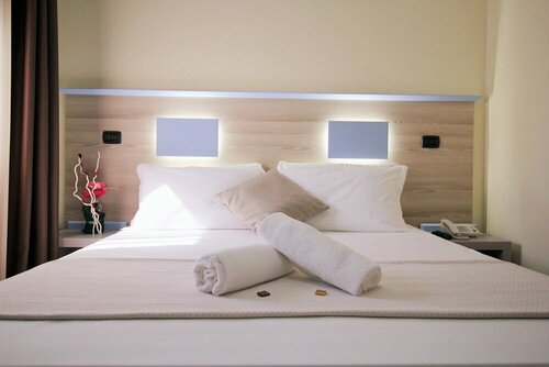 Внешний вид отеля Hotel Fly в Галлиполях, фото 3
