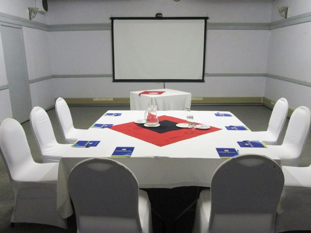 Фото Oasis Motel