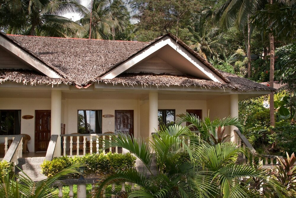 Фото Easy Diving and Beach Resort