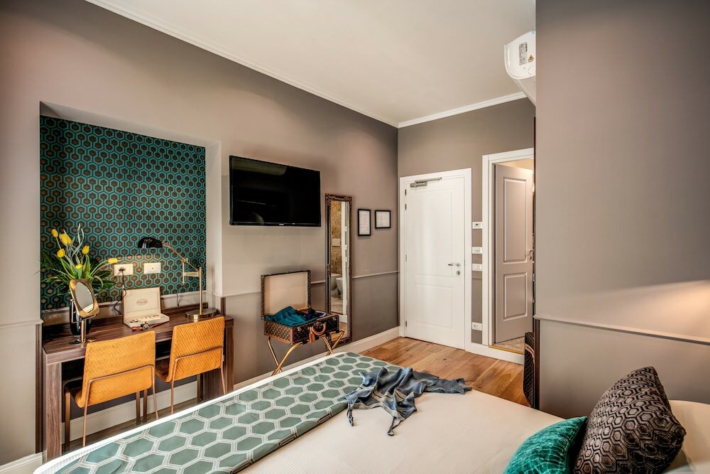 Фото Tree Charme Parliament Boutique Hotel